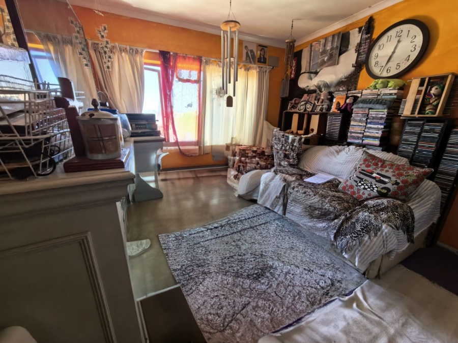 2 Bedroom Property for Sale in Grassy Park Western Cape